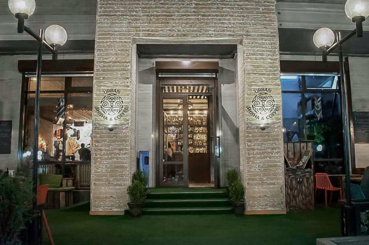 Spacious And Cozy Apartment In Bishkek Center Екстериор снимка